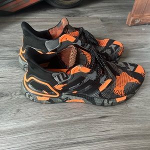 9.5 Adidas ultra boost